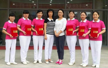 沙發(fā)保養(yǎng)團隊-鄭州思康保潔公司